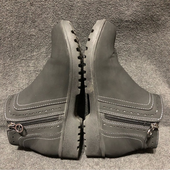 JSport Jenna Women Size 6 Bootie Ankle Boot Black Zip Up All Weather - Picture 10 of 10